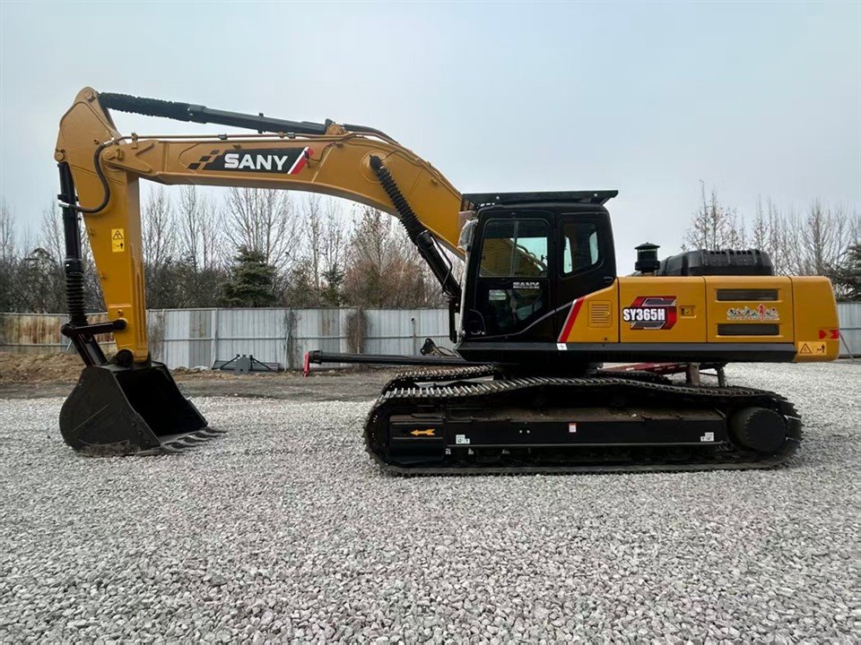 Large Crawler Excavator